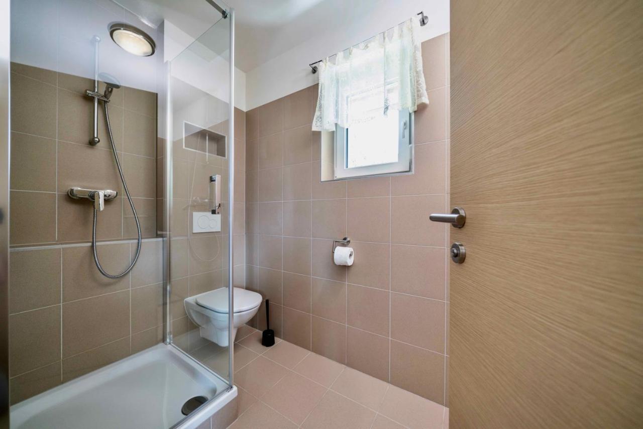 1Schoenes Ferienhaus Im Sonnigen Kaernten Döbriach Exteriör bild